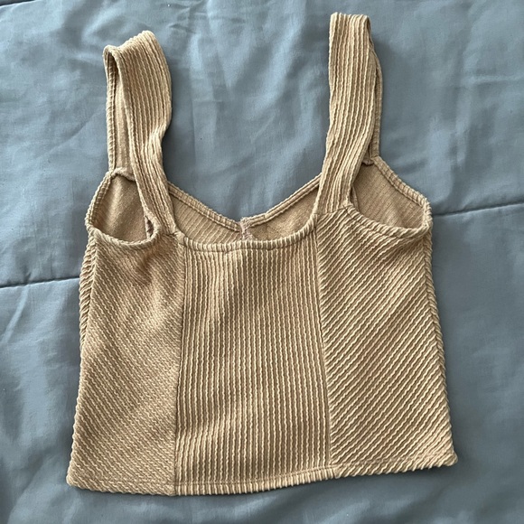 Crop top - Picture 2 of 3